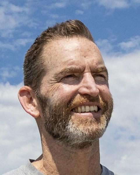 Color photo of employee.