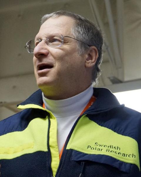 Color photo of employee.